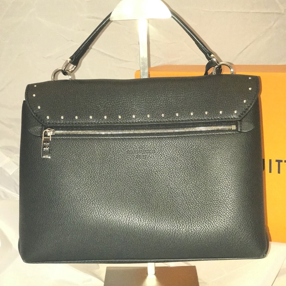 Louis Vuitton MYLOCKME Studs Like NEW - Picture 4 of 8